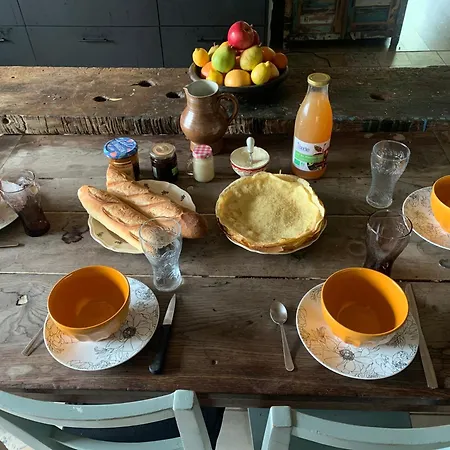 Au Joyeux Lureau Bed & Breakfast Touquin