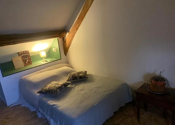 Au Joyeux Lureau Bed & Breakfast